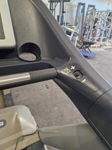 1347535-4 Treadmill Technogym 700 Run