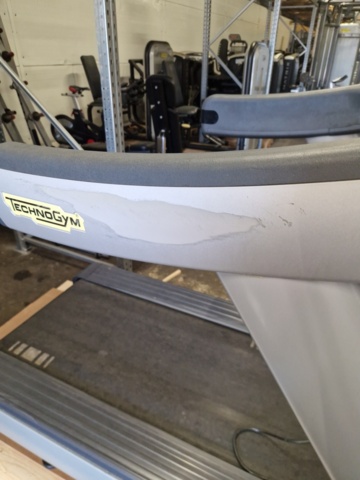 1347535-6 Treadmill Technogym 700 Run