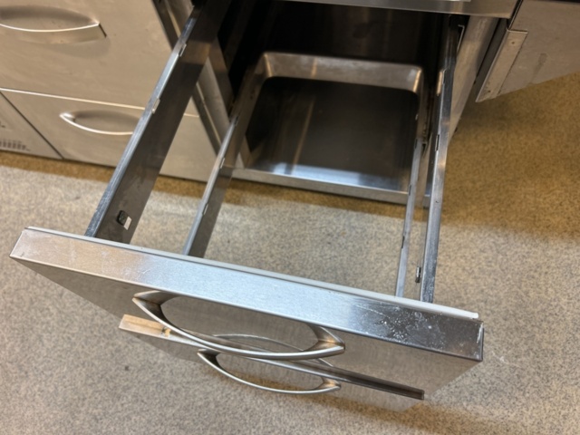 1308504-7 Grill cooling bench with 8 drawers