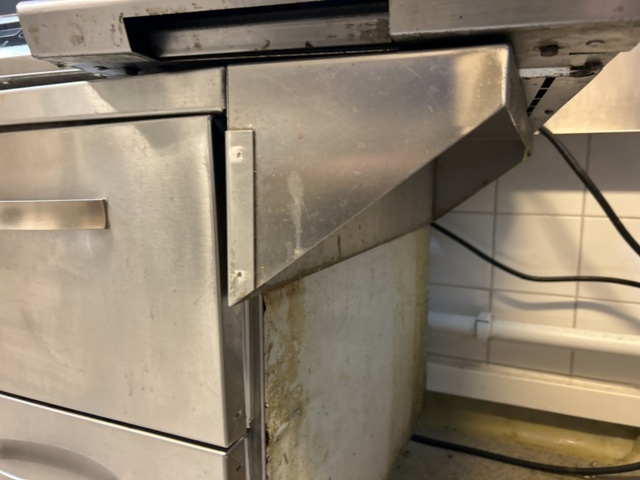 1308504-8 Grill cooling bench with 8 drawers