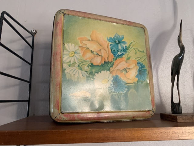 1347389-30 Art and interior design