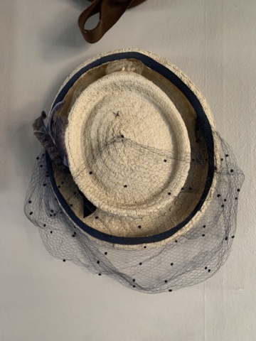 1347389-33 Art and interior design