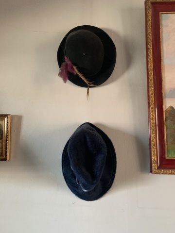 1347389-38 Art and interior design