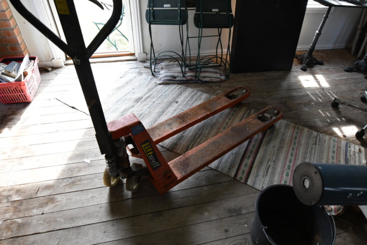 1346291-2 Pallet truck