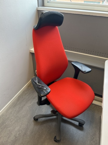 1290105-3 Office workstation - Height-adjustable desk, office chair, dual screens, louvered shelf