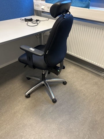 1290121-4 Office workstation - Electric desk, cabinet and office chair