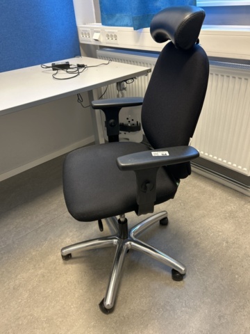 1290121-6 Office workstation - Electric desk, cabinet and office chair