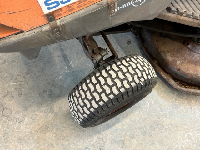 1348708-9 Åkgräsklippare Husqvarna Lt 1000-14