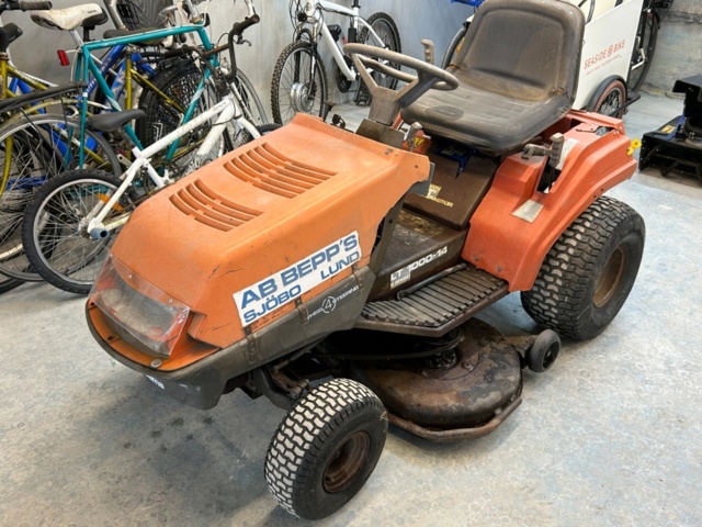 1348708-1 Åkgräsklippare Husqvarna Lt 1000-14
