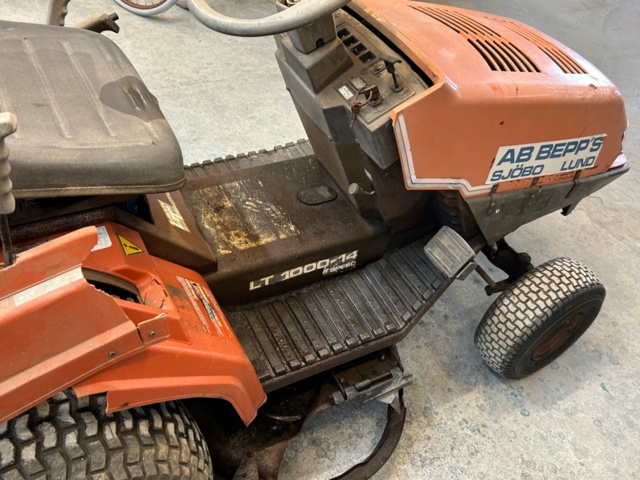 1348708-3 Åkgräsklippare Husqvarna Lt 1000-14