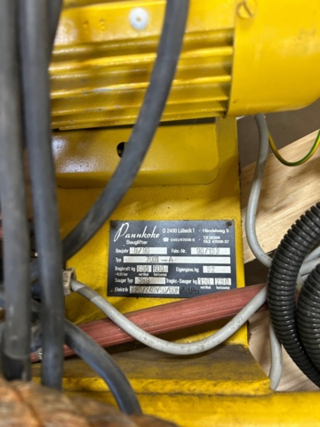 1348721-5 Vacuum lifter with 4 suction feet