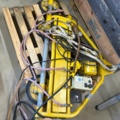 1348721-2 Vacuum lifter with 4 suction feet