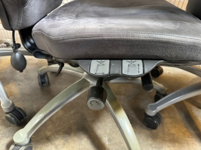 1347784-9 RH Logic 400 office chairs, 12 pcs