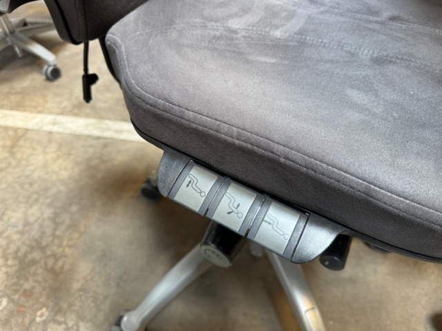 1347785-6 RH Logic 400 office chairs, 6 pcs