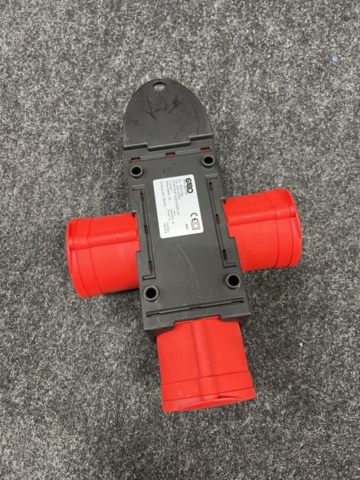 1349623-2 Outlet distributor/multi-socket Garo 32A