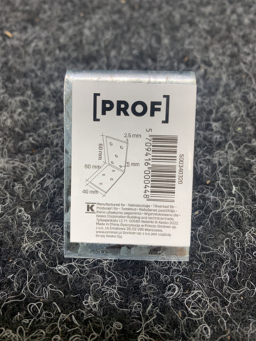 1350550-4 About 200 angle fittings Prof 60X60X2.5X40mm