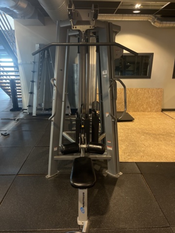 1308546-4 Cable machine with 3 stations - Nautilus