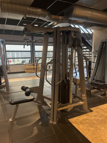 1308546-6 Cable machine with 3 stations - Nautilus