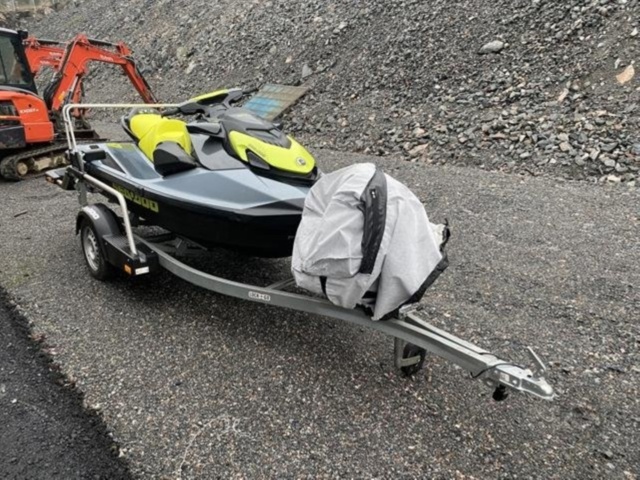 1346243-4 Sea-Doo GTI SE 170 -2022 + snowmobile trailer BRP Lock & GO -2021 NOTE! new info