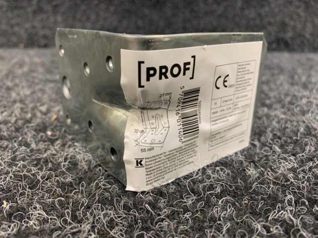 1350765-4 About 100 pcs Angle fitting Prof 70X70X2.5X55mm Reinforced