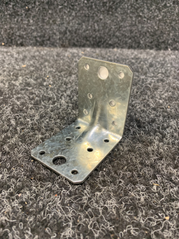 1350766-3 About 100 pcs Angle fitting Prof 70X70X2.5X55mm Reinforced