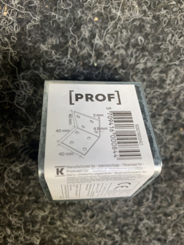 1350772-4 About 200 angle fittings Prof 40X40X2.5X40mm