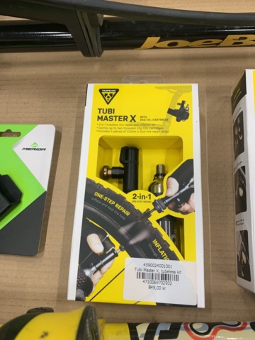 1345935-6 Bicycle pumps, water bottles, Tubi master X mm