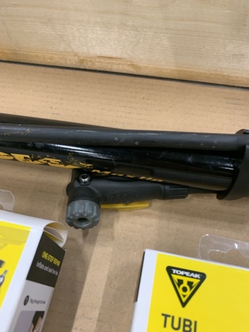 1345935-10 Bicycle pumps, water bottles, Tubi master X mm