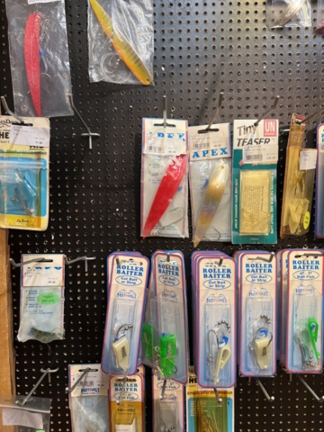 1334098-11 Fishing tackle and equipment