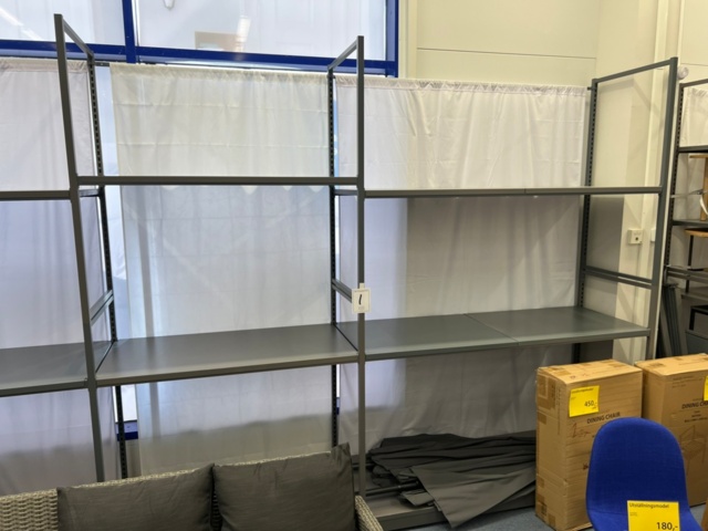 1351010-4 Warehouse shelves