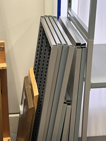 1351010-5 Warehouse shelves