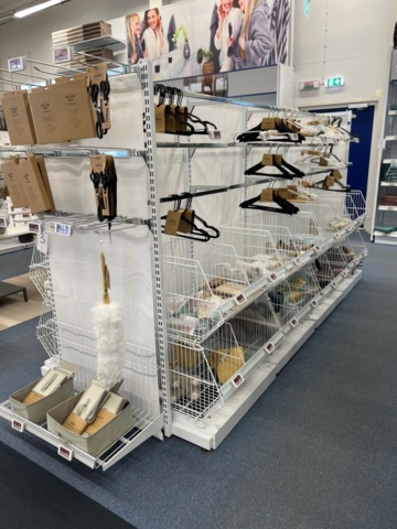 1351012-5 Shop fittings