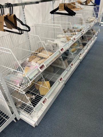 1351012-6 Shop fittings