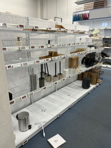 1351012-1 Shop fittings