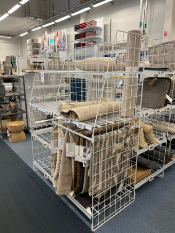 1351013-5 Shop fittings