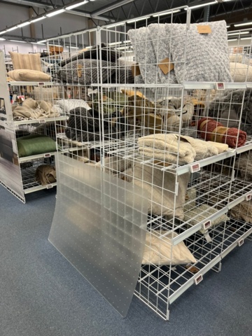 1351013-7 Shop fittings