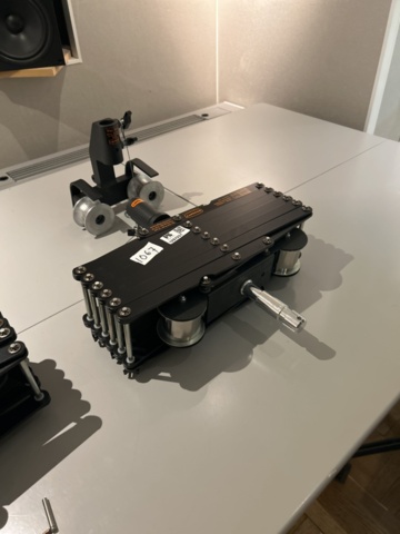 1297251-2 Doughty G1660 - Pantograph 2 Spring 2.2m