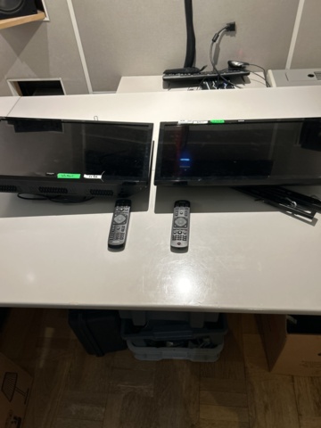 1297255-2 Philips 24PFS5505 – 24” Full HD LED TV with remote control