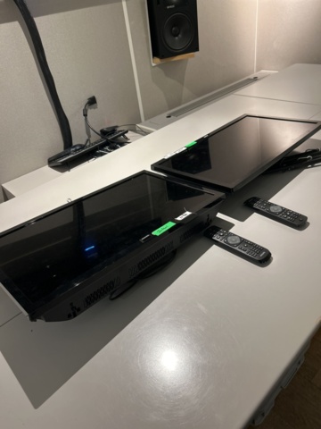 1297255-3 Philips 24PFS5505 – 24” Full HD LED TV with remote control