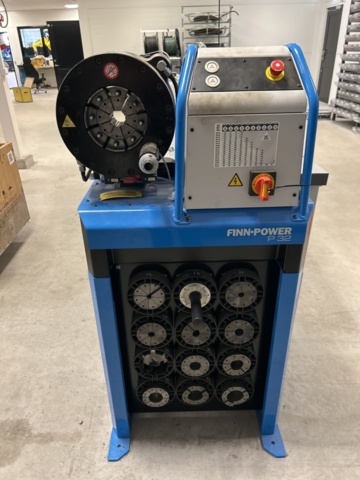1350319-3 Slangpress med bord och tillbehör - Finn-Power P32 -2022