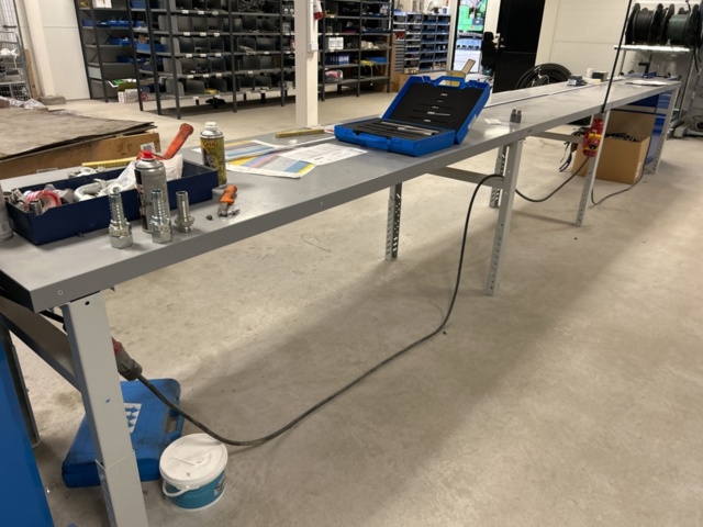 1350319-12 Slangpress med bord och tillbehör - Finn-Power P32 -2022