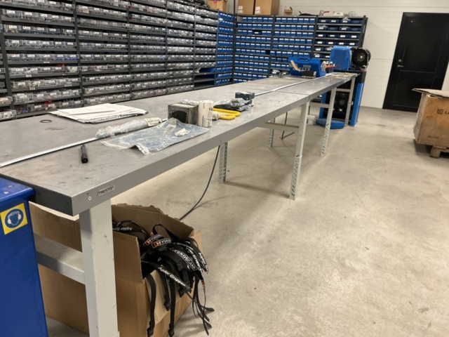 1350319-16 Slangpress med bord och tillbehör - Finn-Power P32 -2022