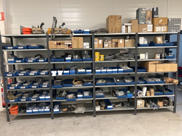 1350322-2 Reservdelslager