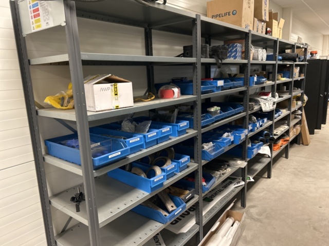 1350322-3 Reservdelslager