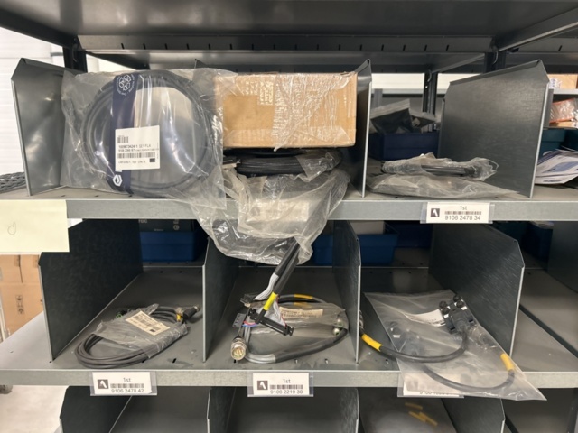 1350322-5 Reservdelslager