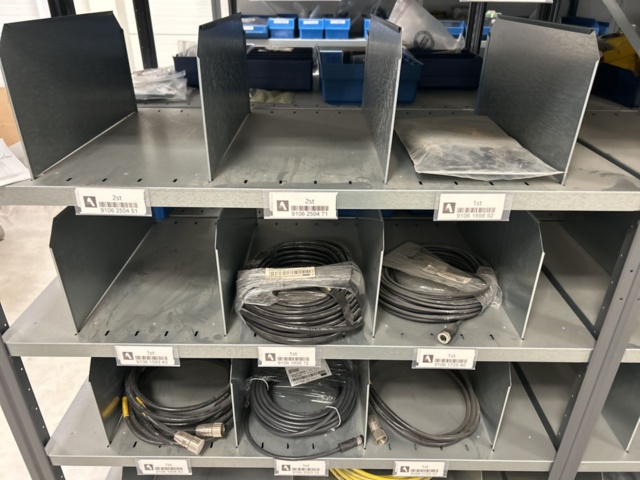 1350322-6 Reservdelslager