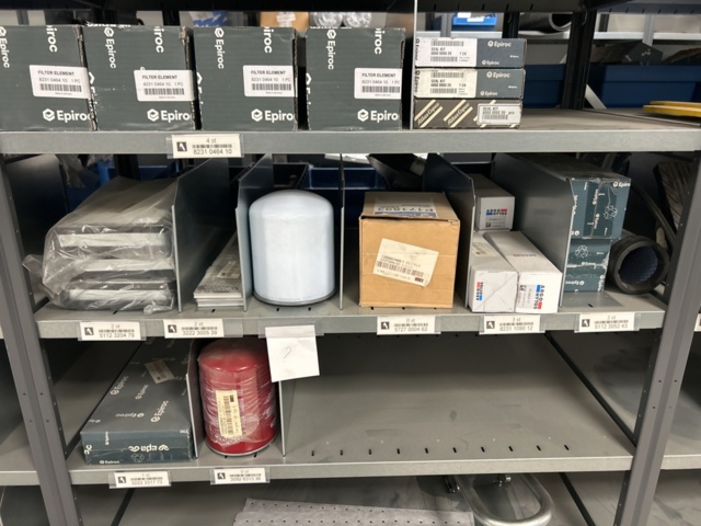 1350322-13 Reservdelslager