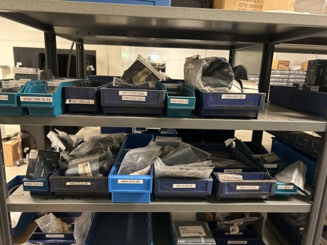 1350322-23 Reservdelslager