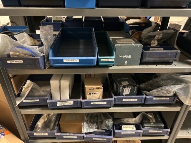 1350322-24 Reservdelslager