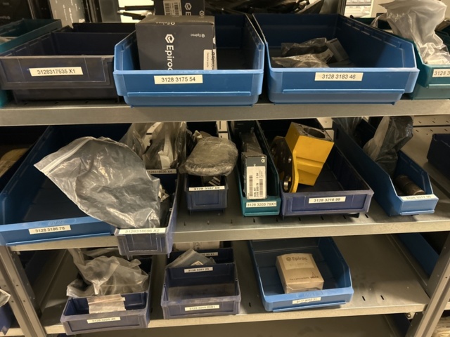 1350322-34 Reservdelslager